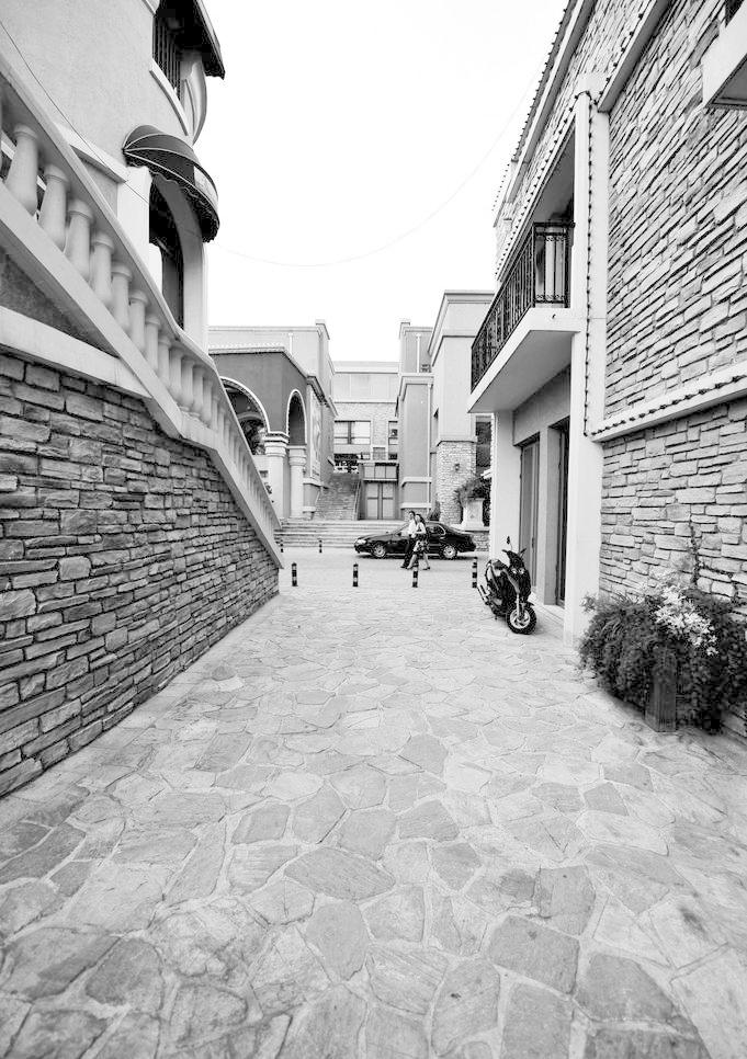 300DPI JPG 黑白 建筑摄影 建筑园林 街道 欧式别墅 欧式建筑 摄影 西方建筑 蓝色港湾欧式街道黑白图图片素材下载 蓝色港湾欧式街道黑白图 蓝色港湾 街道 欧式别墅 西方建筑 黑白 日景 纵深 欧式建筑 建筑摄影 建筑园林 摄影 300dpi jpg 家居装饰素材 其它