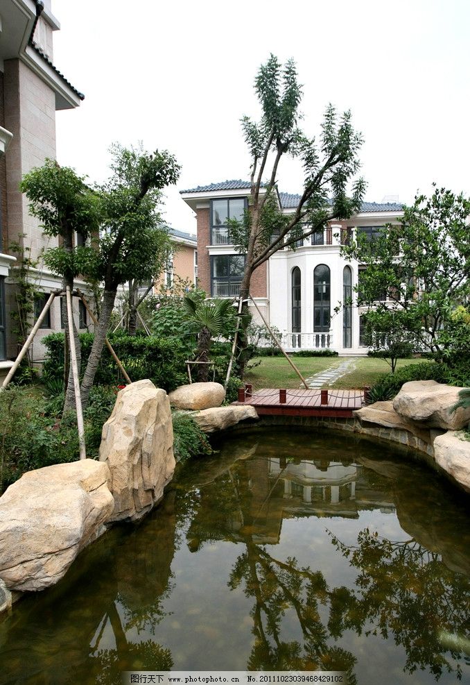 别墅 别墅小区 小区休闲 小区绿化 小区景观 小区 羊肠小道 房地产