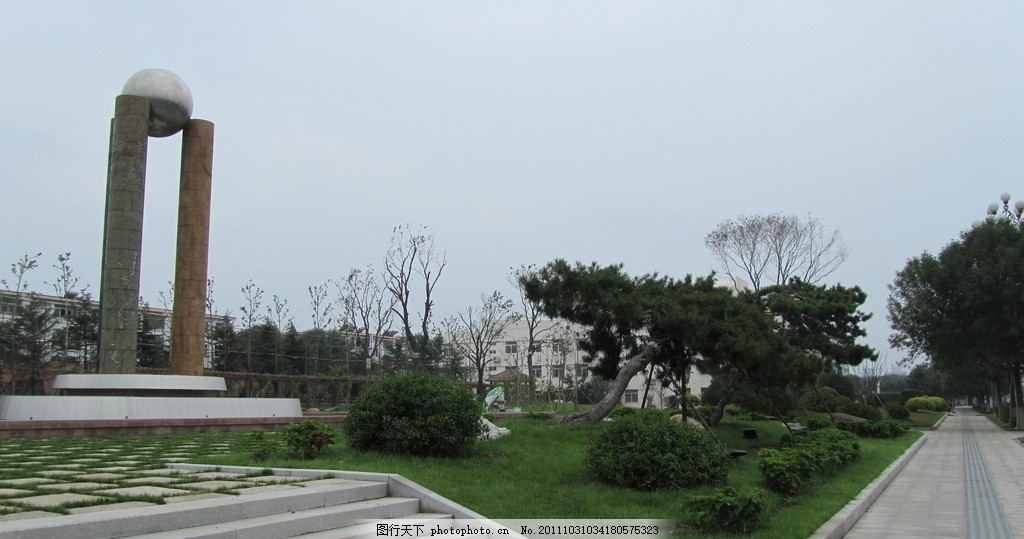 松林广场 建筑物 广场 公园 阶梯 树木 草坪 花池 东营风光 建筑景观