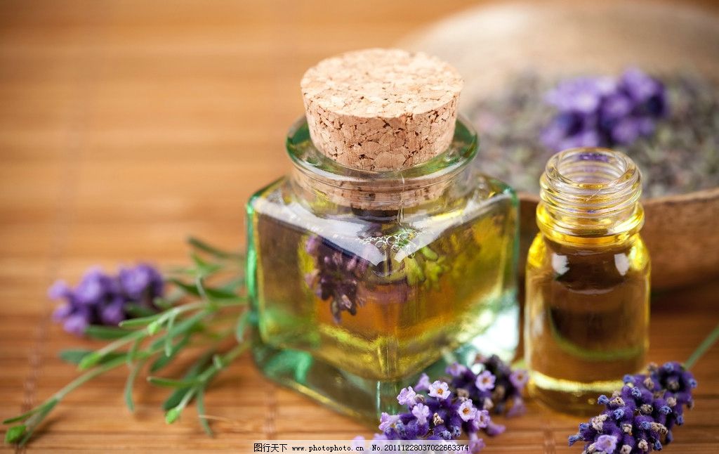 熏衣草精油是在结疤的时候就用,还是在有了疤痕后用