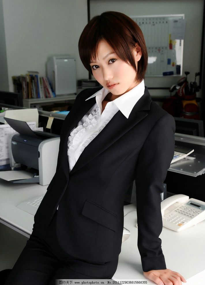 人口办制服_漳平市工商局举行新式制服换装仪式